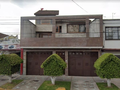 VENTA DE GRAN CASA EN COL. EDUCACIÓN, COYOACAN! ES TU MOMENTO, APARTALA YA!!