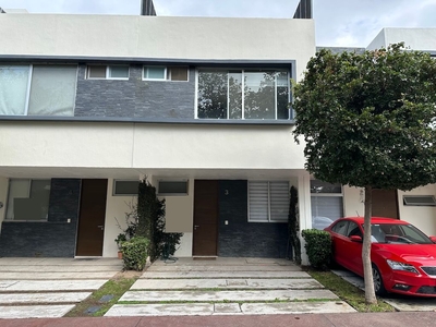 Casa en venta en Coto con Alberca y Terraza Nouve Residencial