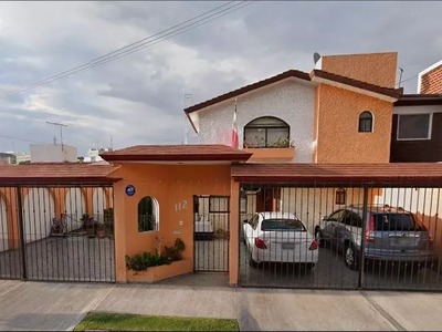 Casa En Venta En La Colonia Jardines De Satelite, Naucalpan, En Remate Bancario