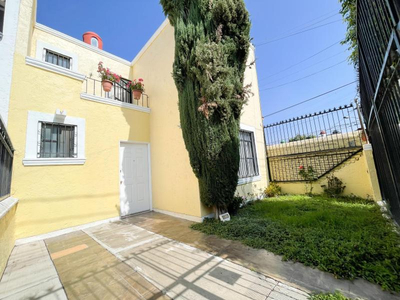 Casa En Venta En Plazas Del Sol 2a Sección, Querétaro, Al Sur De La Ciudad