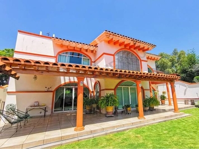 Casa en Venta 664m2 de Superficie, 582 m2 de