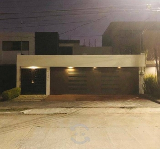 CASA RENTA AMPLIA REMODELADA, CIUDAD DEL SOL ZAPOP