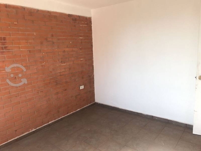 Depto remodelado, zona tranquila en calle 4