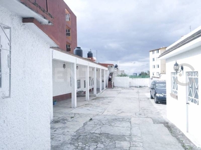 SE VENDE TERRENO CON CASA EN EL CENTRO DE CUAJI...