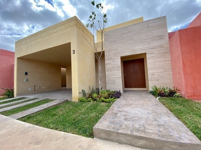 Casa En Venta En Cholul-conka, Mérida, Con Alberca