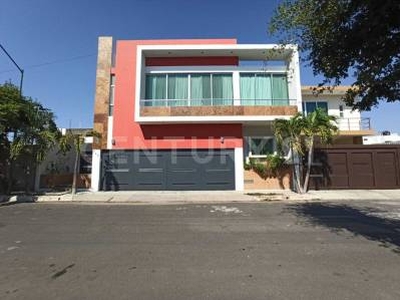 Casa en Renta en Zona Norte de Villa de Álvarez, Colima