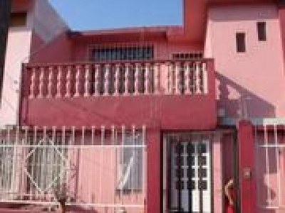 Casa en Venta en UNIDAD HABITACIONAL CHIVERíA INFONAVIT Veracruz, Veracruz