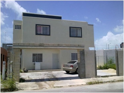 Casa en Venta en Fraccionamiento Arboledas Chetumal, Quintana Roo