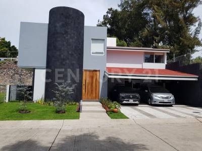 Casa en Venta a un costado de Club de Golf Santa Anita