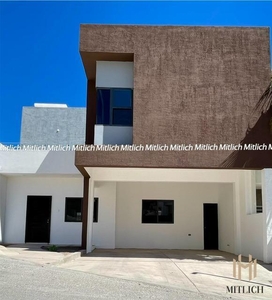 Casa en venta con recámara en planta baja Valdivia $4,800,000.00