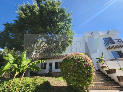 Casa en venta en Villas del Mesón, Juriquilla, de estilo mexicano.