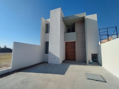 Casa nueva en venta en Santa Barbara, al poniente de Aguascalientes.