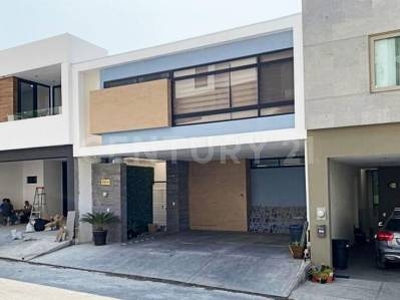 VENTA DE CASA EN RESIDENCIAL VISTALTA, MONTERREY, NL