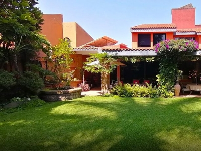 Renta Casa Fracc. Bosques de Palmira, Cuernavaca, onamiento Bosques de Palmira - 4 baños - 452.00 m2