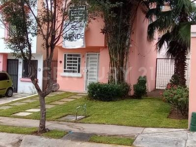 Casa en Urbi Paseos de Santiago, Tonala