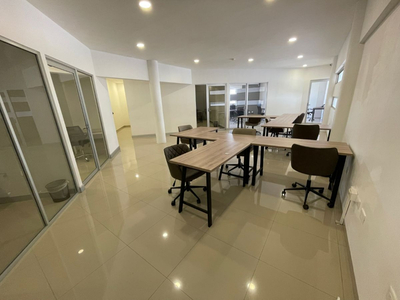 | Amplio Corporativo De Oficinas, En Renta. |