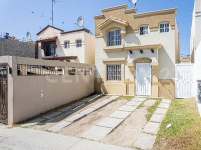 Casa En Renta En Urbi Quinta Del Cedro,privada Lagrimas, Tijuana B.c.