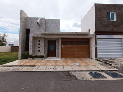 Casa En Renta En Veracruz, De Un Piso Fracc. Lomas Residencial, Riviera Veracruzana