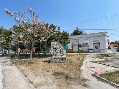 Casa En Venta Con Locales Comerciales En Champotón, Campeche