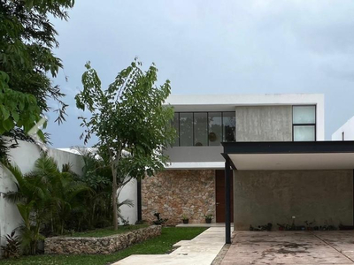 Casa En Venta En Privada Residencial Al Norte De Merida, Conkal.