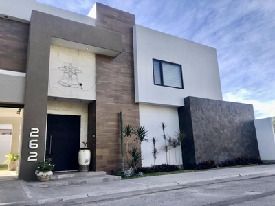 Casa En Venta En Residencial El Fresno