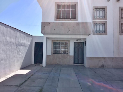 Casa En Venta En Villas Centenario