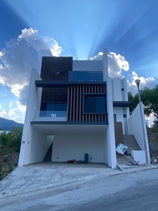 Doomos. Casa en venta en Carretera Nacional, Fracc. Alamosur