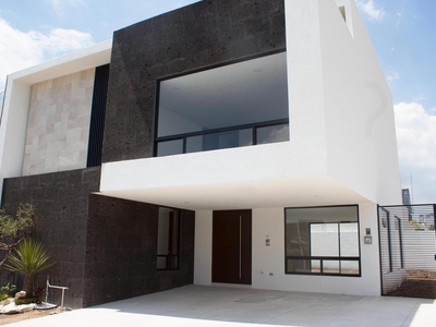 Doomos. CASA EN VENTA EN CLUSTER SUEZ 7 PARQUE NILO, LOMAS DE ANGELÓPOLIS II.