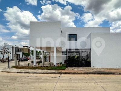 Doomos. Casa en Venta en Mérida Modelo Kin en Privada Zentura, Cholul