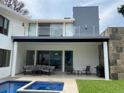 Doomos. Casa en venta en Vista Hermosa, Cuernavaca.