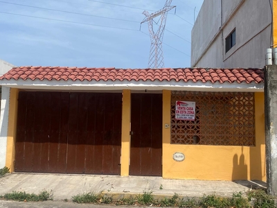 Doomos. Casa en Venta - Fracc. Laguna Real, Veracruz, Ver