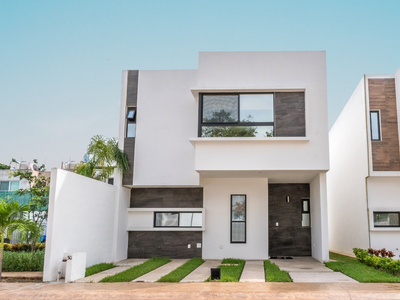 Encantadora Casa De Tres Habitaciones, Comunidad Cerrada A En Vitala Cancun , Quintana Roo