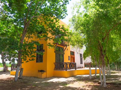 Espectacular Casa De Campo En Rancho Cercano A Valladolid, Rodeada De Limones