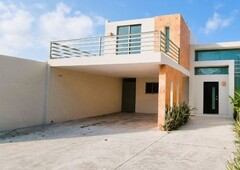 en venta casa residencial en la colonia maya