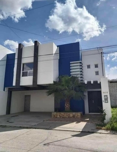 Hermosa Casa en Rents FRACCIONAMIENTO HARDINES DEL BOSQUE a 5 min del. Consulado en Cd Juárez