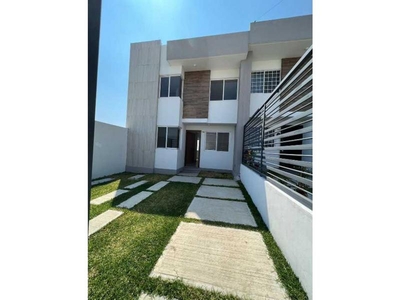 Se vende casa nueva en condominio al norte de Morelos.