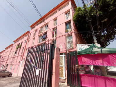 Departamento Recien Remodelado En Venta, Únicamente 4 Años De Antigüedad, Cajón De Estacionamiento Techado Independiente