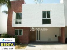 3 cuartos, 133 m casa en renta residencial chapalita 16,700.00