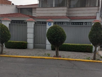Casa en renta Paseo San Gerardo, San Carlos, Metepec, Estado De México, México