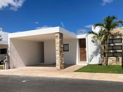 Casa De Una Sola Planta En Privada Inara, Modelo 158, Cholul, Mérida Norte