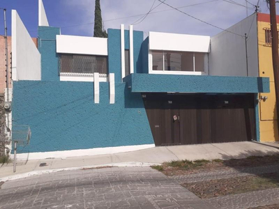 Casa En Venta En Álamos 3a Sección, Querétaro, Querétaro. Céntrica.