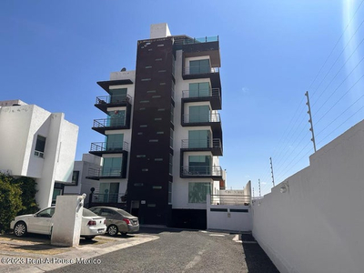 Penthouse De 2 Niveles Con Recamara En Planta Baja. El Mirador, Venta