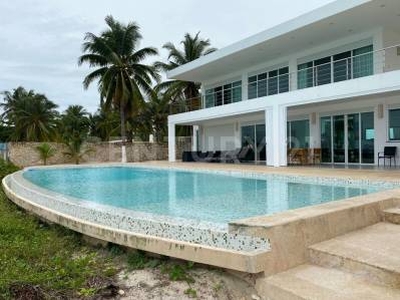 Residencia de lujo en renta. Frente a la playa en Telchac Puerto, Costa Yucatán