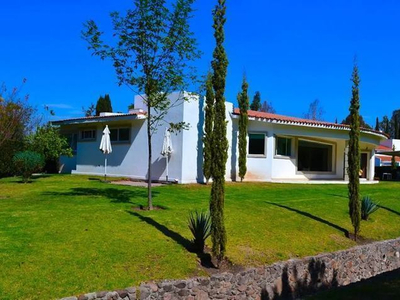 Residencia De Una Planta En Club Campestre San Gil, T.1,300