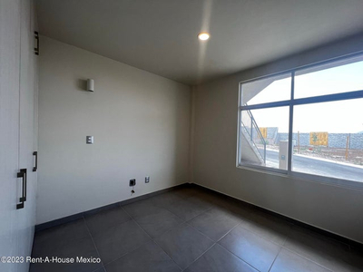 Venta, El Manantial. Departamento Planta Baja, Jardin, 3 Recamaras