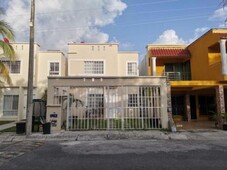 4 cuartos, 130 m casa céntrica con estudios en venta av. las torres