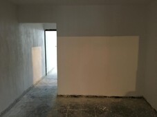 4 cuartos, 140 m casa en venta a dos cuadras de carretera a saltillo