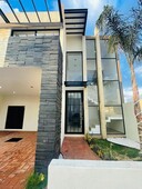 CASA EN VENTA EN DELATERRA RESIDENCIAL.