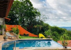 Casa en venta con alberca en fraccionamiento Rancho Tétela, Cuernavaca, Morelos, México, 62160.