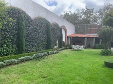 Pedregal de San Nicolás, Casa en un solo nivel, con jardín